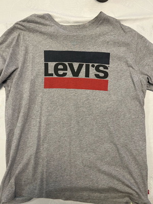 Levi's T-shirt γκρι, μέγεθος XL, σε άριστη κατάσταση