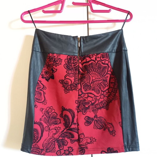 Mini Skirt Red Embossed Like New Size S