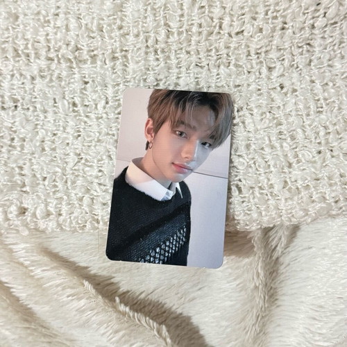 Hyunjin Stray Kids photocard new, yellow wood