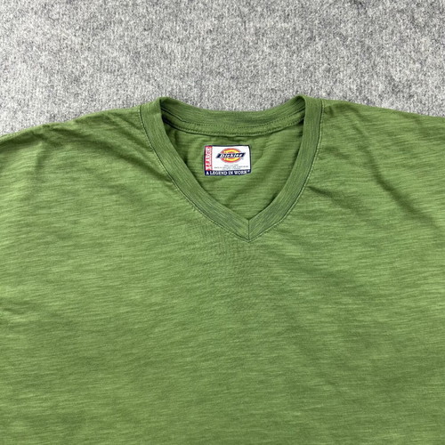 Dickies men's XL green V-neck T-shirt
