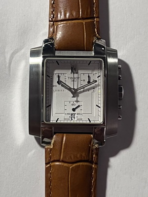 Tissot TXL Chrono wristwatch like new, 33mm, sapphire crystal, leather strap