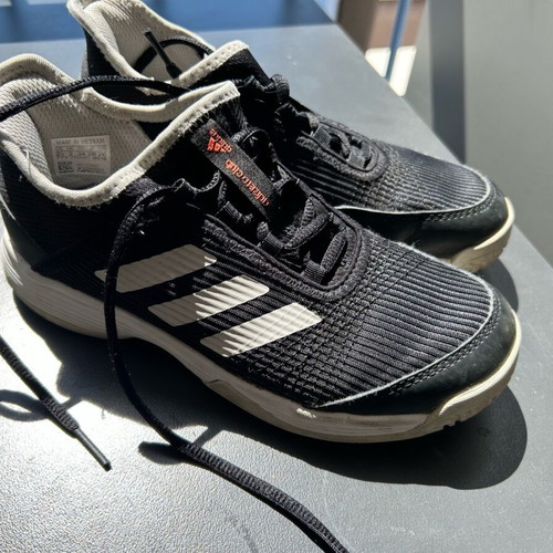 Adidas kids tennis shoes used size 34