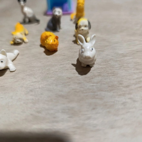 Schleich animal figures set of 5 with house used