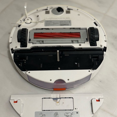 Roborock S7 robot vacuum like new with extra accessories