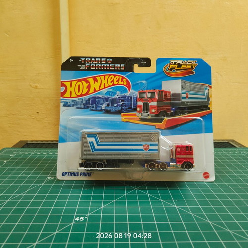 Hot Wheels Optimus Prime Transformers Track Fleet