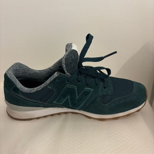 New Balance 37 green almost unused athletic shoes