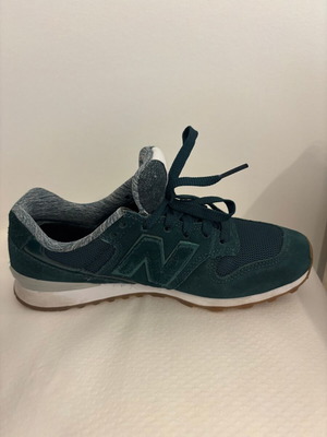 New Balance 37 green almost unused athletic shoes
