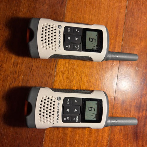 Motorola TLKR T50 walkie-talkie set used, 2 pieces