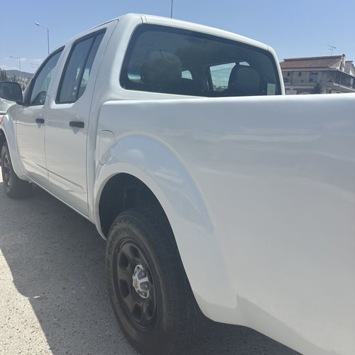 Nissan Navara 2014 diesel pickup truck, manual transmission