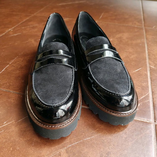 Gabor loafers size 40 black patent leather like new