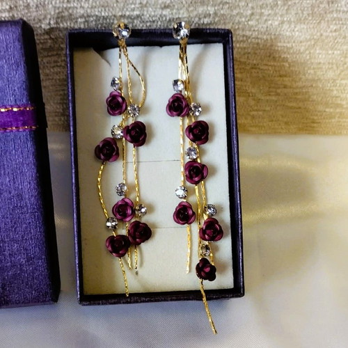 Fashion earrings with rose petals and rhinestones new, purple and gold