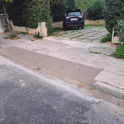 Διαμέρισμα διαμπερές 1ου ορόφου στη Βάρκιζα με 1 υπνοδωμάτιο και αποθήκη