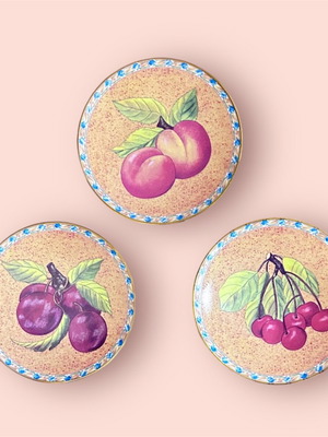 Σετ 3 πιάτα τοίχου πορσελάνης καινούργια με φρούτα και χρυσή ρίγα