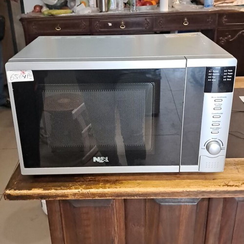 Nexl microwave oven used in excellent condition