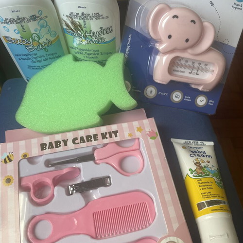 Frezyderm Baby Bath Set with Creams, Shampoo, Thermometer and Care Kit new