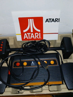 Atari 40th anniversary flashback 8 gold deluxe hd like new