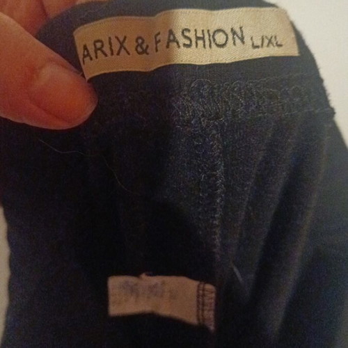Black leggings like new, size M, elastic and soft fabric