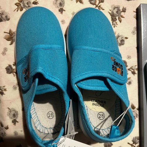 Children's shoes new, athletic style, size 28, blue
