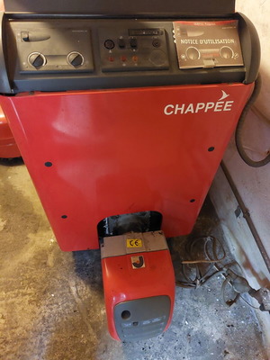 Oil and gas boiler model 2009 like new, fully functional