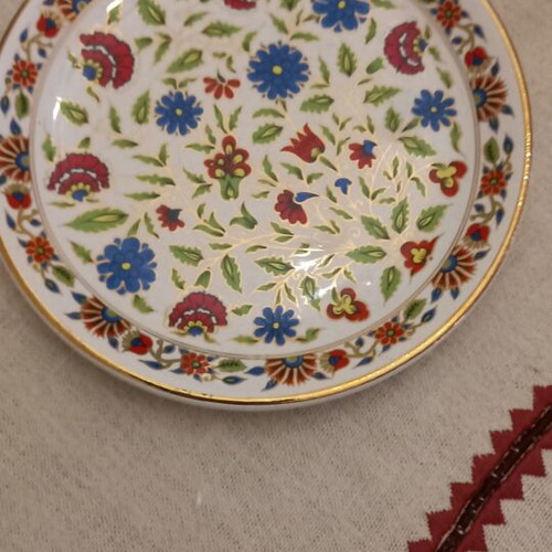 Decorative Plate Handpainted Roditiko With Gold Details Like New