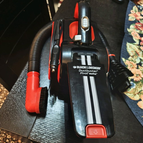 Black & Decker Dustbuster Pivot 12V car vacuum cleaner used