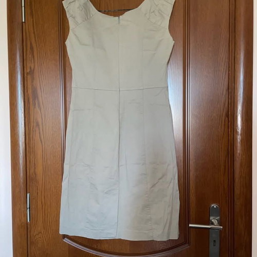 Beige midi dress used, fits medium or large