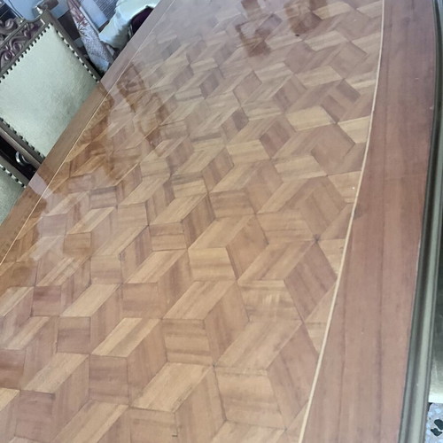 Dining table and chairs used, excellent condition