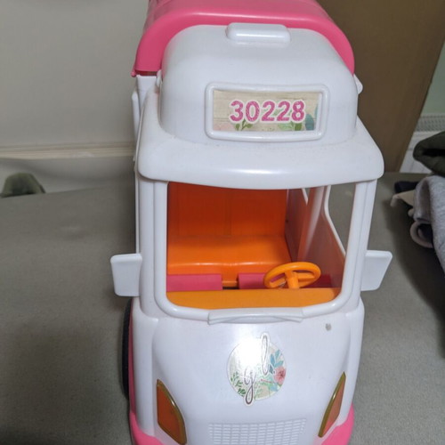 Tiffany's World food truck toy used with sounds
