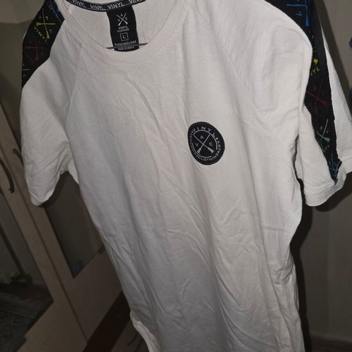 Vinyl Art short-sleeve shirt like new, size L, black and white