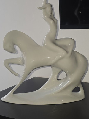 Порцеланова скулптура Lady Godiva от Jaroslav Jezek, като нова, 1960