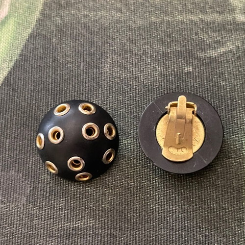 Branded Italian vintage clip earrings like new
