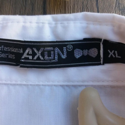 Axon white unisex shirt like new, size M
