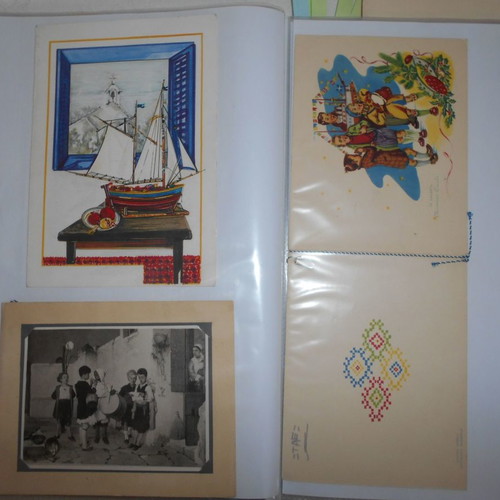 Carols, toys and snowmen used, archive with 100+ clippings from 1970 and earlier