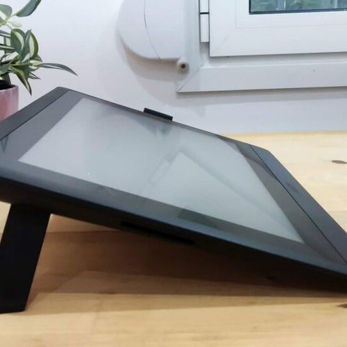 Wacom Cintiq 16 tablet like new with IPS screen and Pro Pen 2