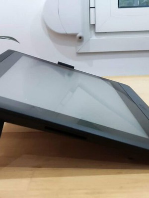 Wacom Cintiq 16 tablet like new with IPS screen and Pro Pen 2