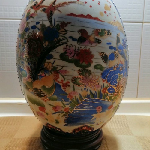 Satsuma egg vintage like new with moriage embossed decoration