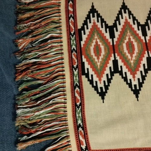 Set of 4 handmade table runners with rhombus and fringes like new