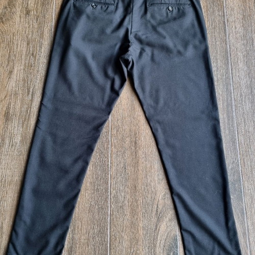 Zara black carrot fit viscose pants with key-ring, new, size 34