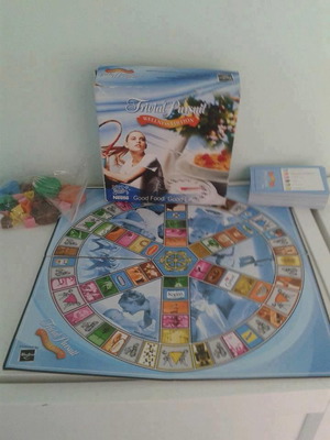 Hasbro Trivial Pursuit Family Edition board game