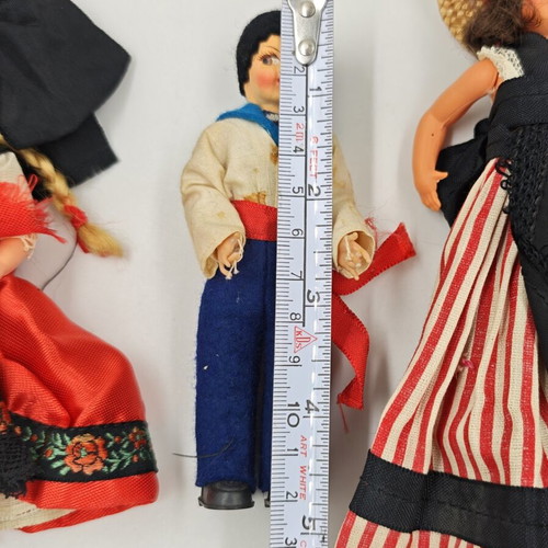 European collectible dolls used, very good condition