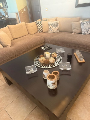 Coffee table made of oak wood wenge color like new