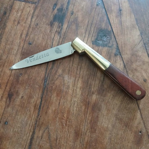 Vendetta knife like new with wooden and brass handle