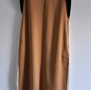 Sisley φόρεμα midi camel