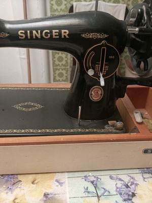 Ραπτομηχανή Singer χειρός μεταχειρισμένη, βιντάζ πάνω από 50 ετών