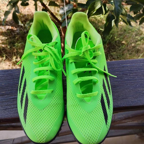 Ποδοσφαιρικά παπούτσια Adidas σχεδόν καινούργια, μέγεθος 39,5, πράσινα
