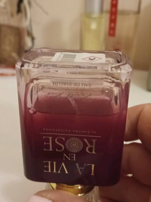 Άρωμα La Vie En Rose σαν καινούργιο, κανονικό άρωμα