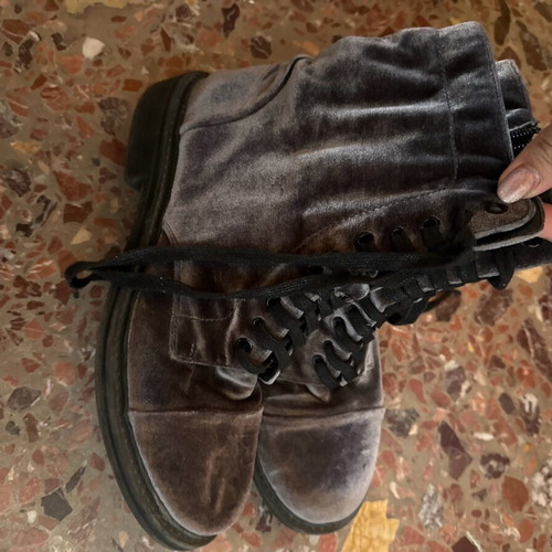 Low boots used with velvet fabric size 39 black and gray