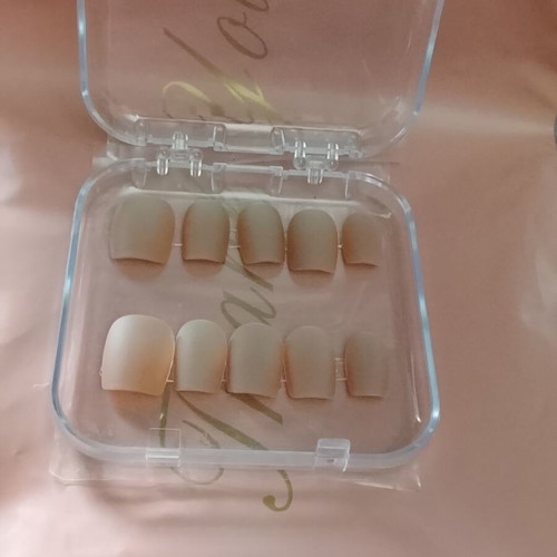 Press-on nails XS size for small natural nail bases