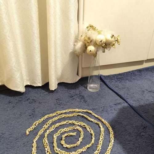 Garland with decorative flowers like new