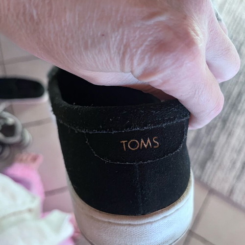 Toms men's black suede shoes like new